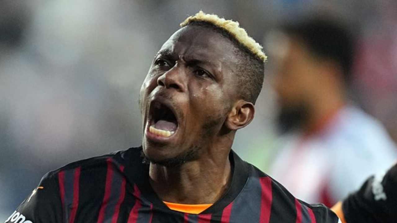 Il Mattino - Grana Osimhen, va venduto prima di Dimaro! Ma il Galatasaray offre una cifra troppo bassa