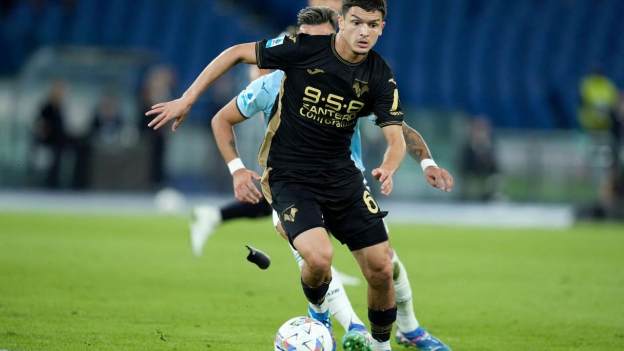 Tmw - Lazio, rilancio per scippare Giovane al Napoli: offerti soldi pi&ugrave; prestito di Belahyane