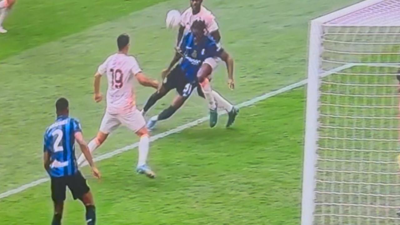 Inter-Roma, non manca l'audio sul caso Bisseck: per la Procura non c'&egrave; nulla