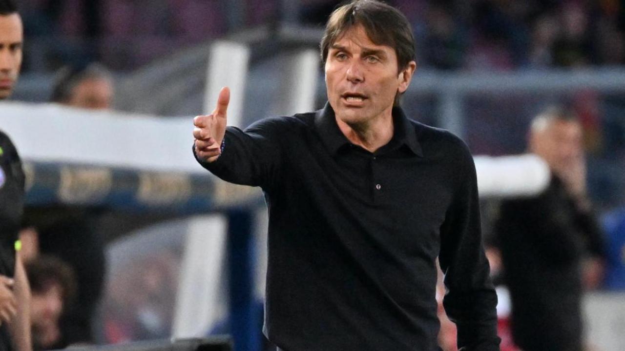 CorSera - L'unica certezza sul futuro di Conte &egrave; il confronto che avr&agrave; con De Laurentiis