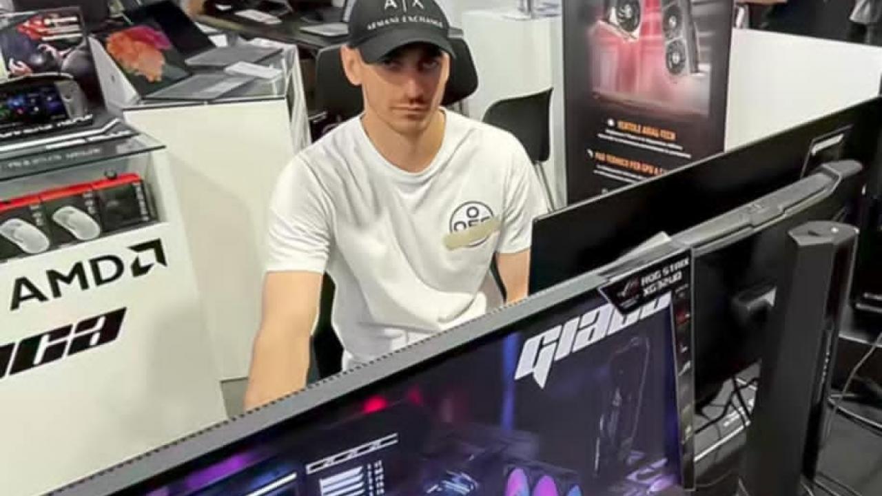 Meret e Simeone al Comicon Napoli 2025: giornata di relax per i due azzurri | FOTO