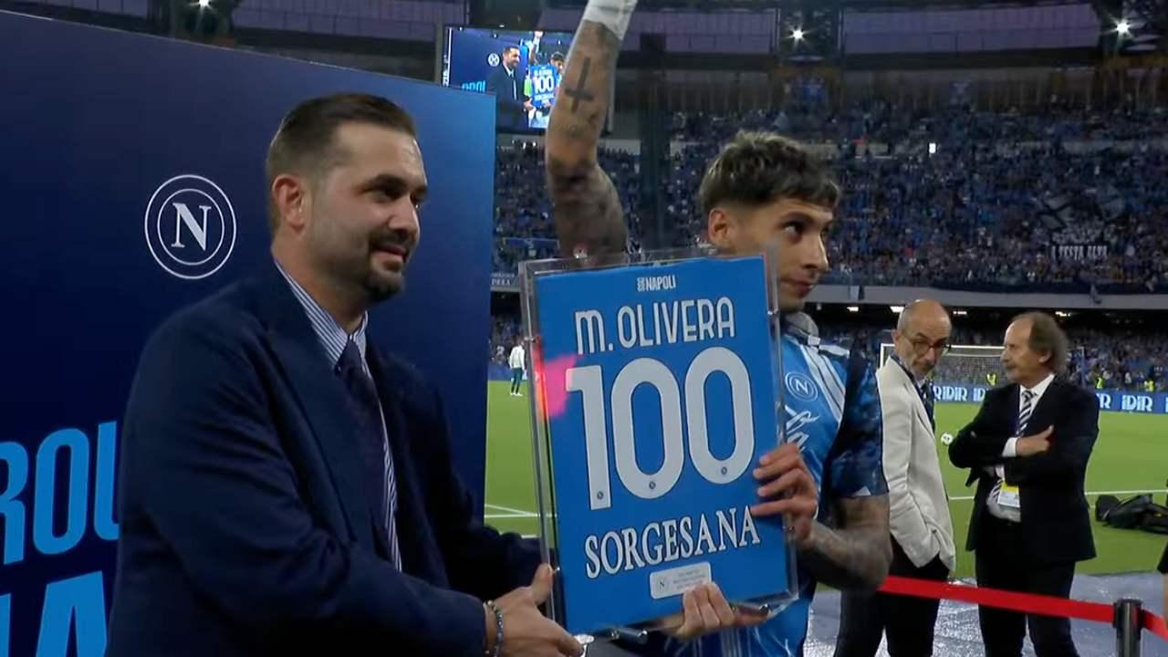 Napoli-Cagliari: Olivera premiato per la 100esima presenza in azzurro | FOTO