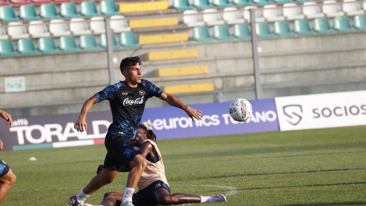 Iaccarino vuole la B, ma il Napoli mette paletti: cosa sta succedendo