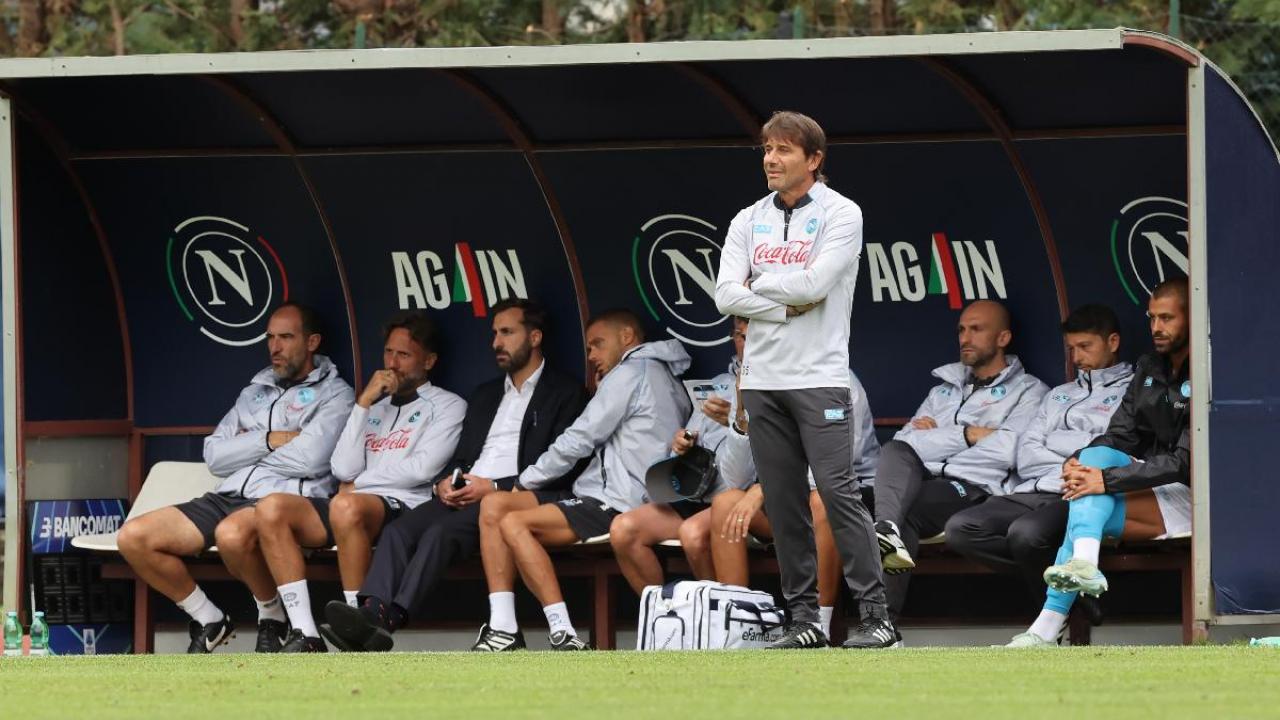 Napoli-Catanzaro, via al secondo tempo: Conte rivoluziona la formazione