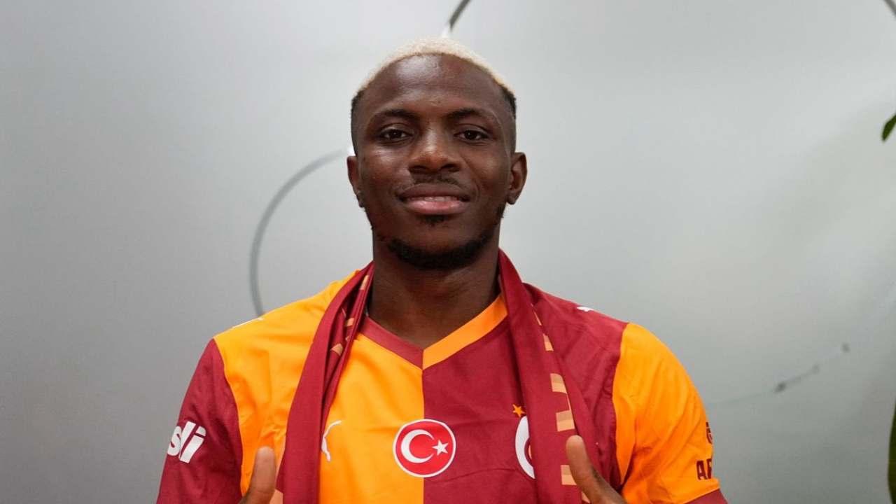 Il Galatasaray ha completato il pagamento al Napoli per Osimhen