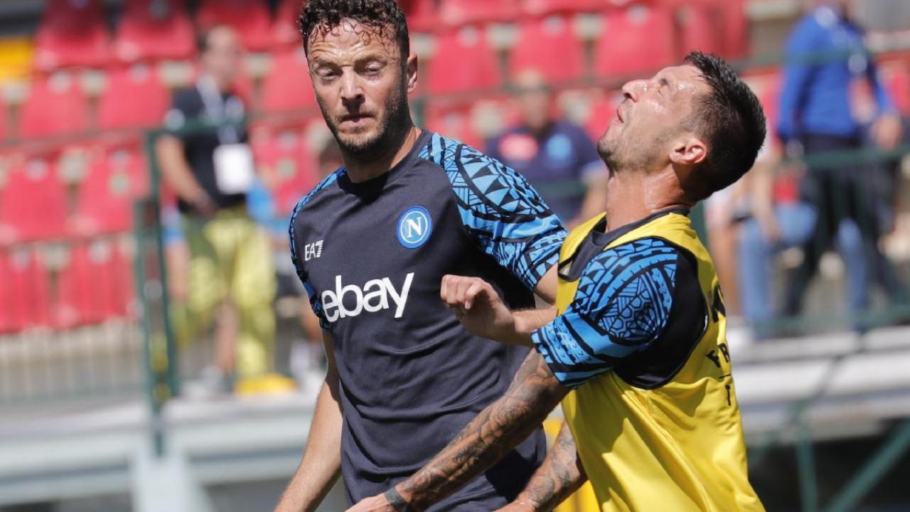 Moretto conferma: "Due giocatori del Napoli stanno per rinnovare il contratto"