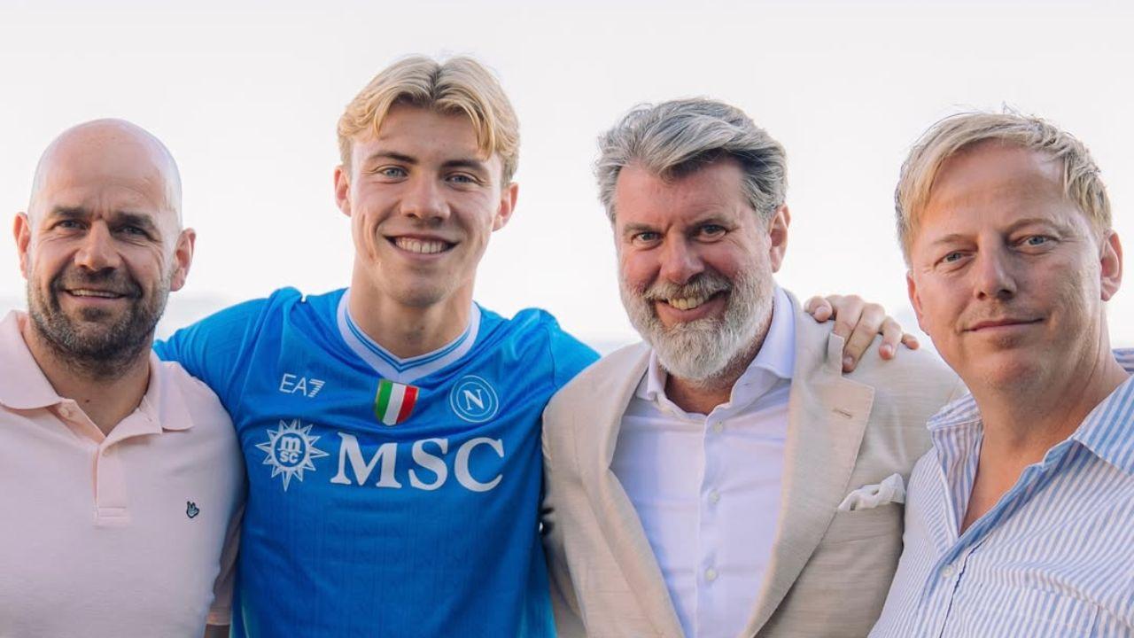 Hojlund si racconta: "Da piccolo eccellevo in un altro sport! Mio padre insegnante severo, mi diceva sempre una cosa ed ha avuto ragione"