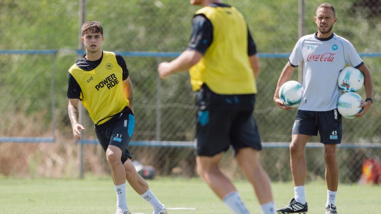 SSC Napoli, ieri il primo allenamento di Baridó agli ordini di Conte: si è allenato con la prima squadra | FOTO