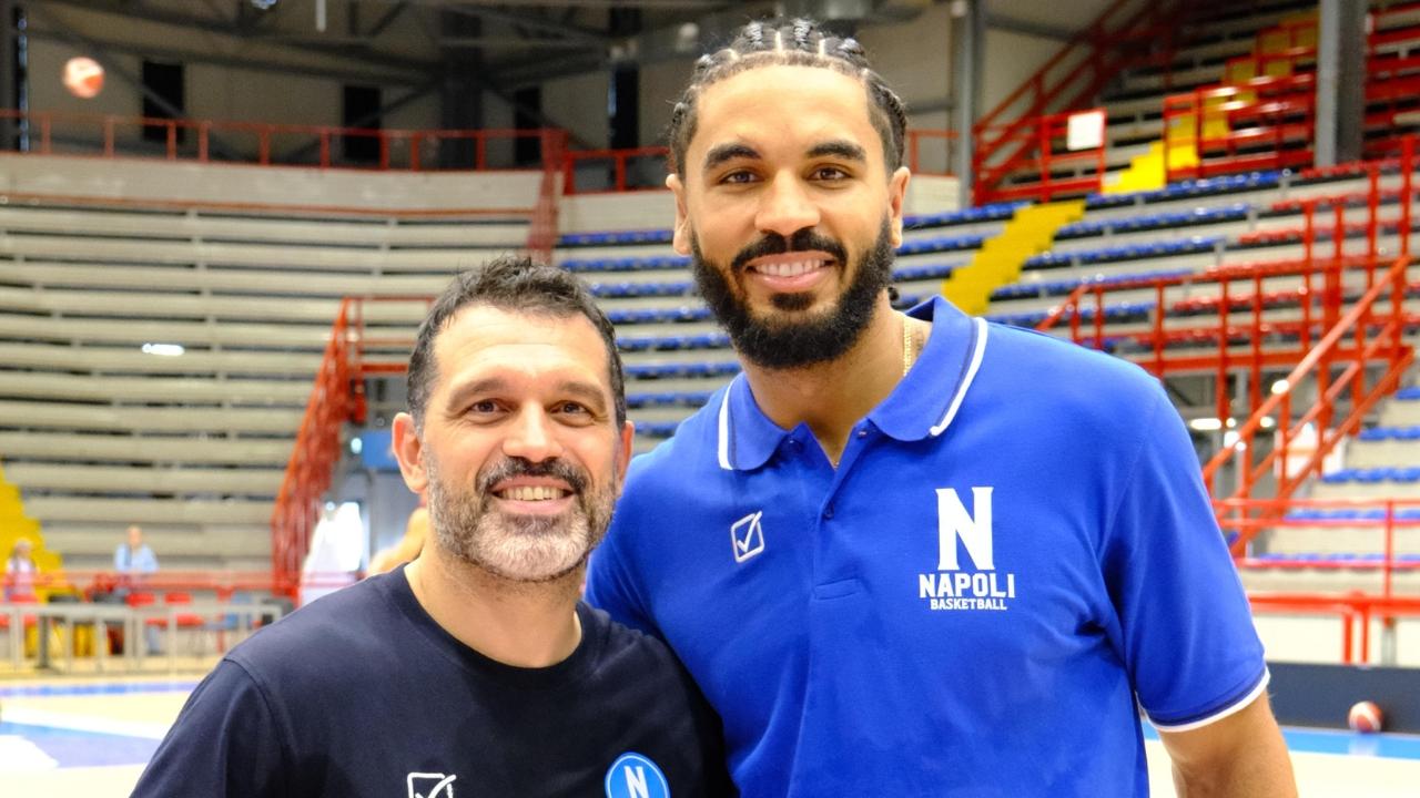 Napoli Basket, allenamento a porte aperte davanti a 200 tifosi! C'&egrave; Mitrou-Long, assenti in due | FOTOGALLERY