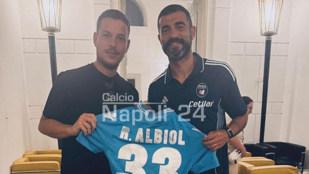 Pietro Conte: "Ecco com'è nato il Napoli Club a Valencia che onora Albiol"