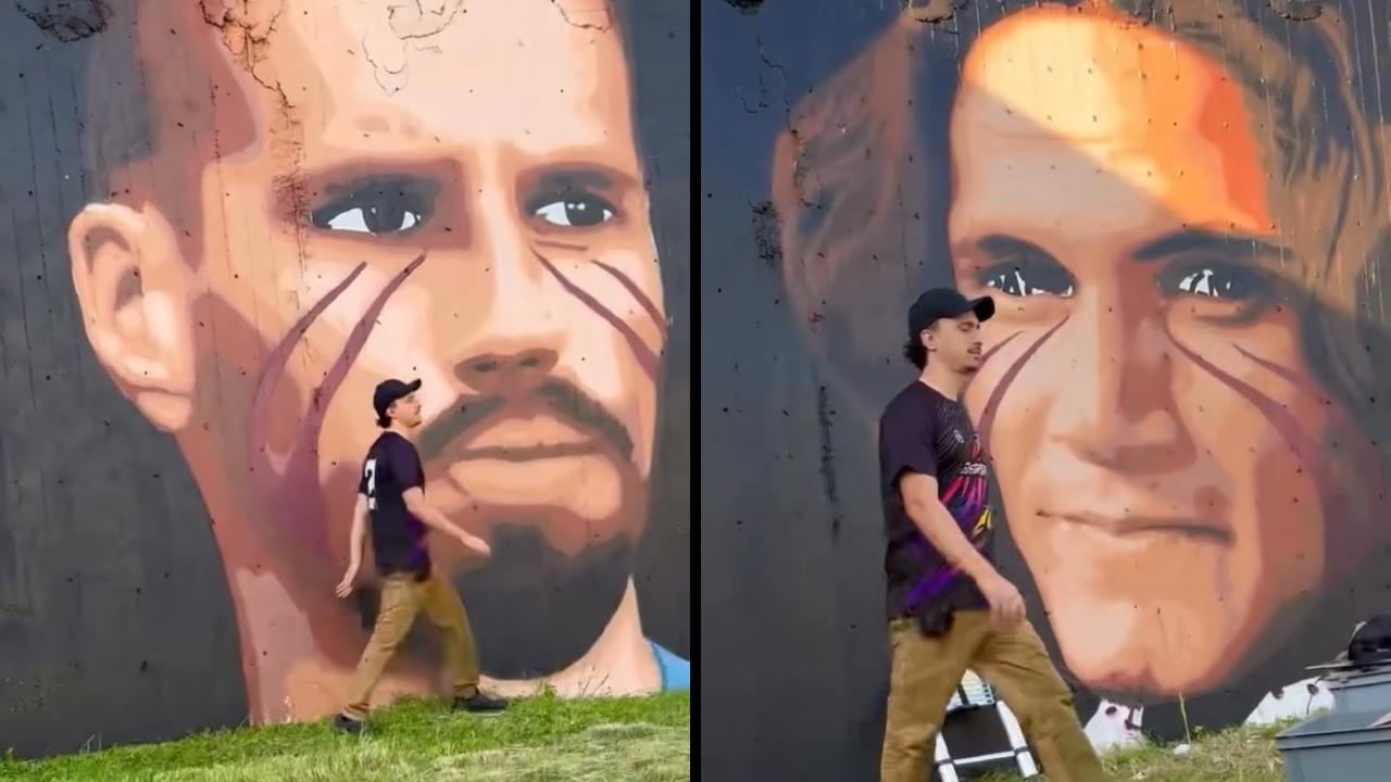 Stadio Maradona di Napoli, terminati i murales di Hamsik e Cavani: l'opera di Jorit mette i brividi! | VIDEO