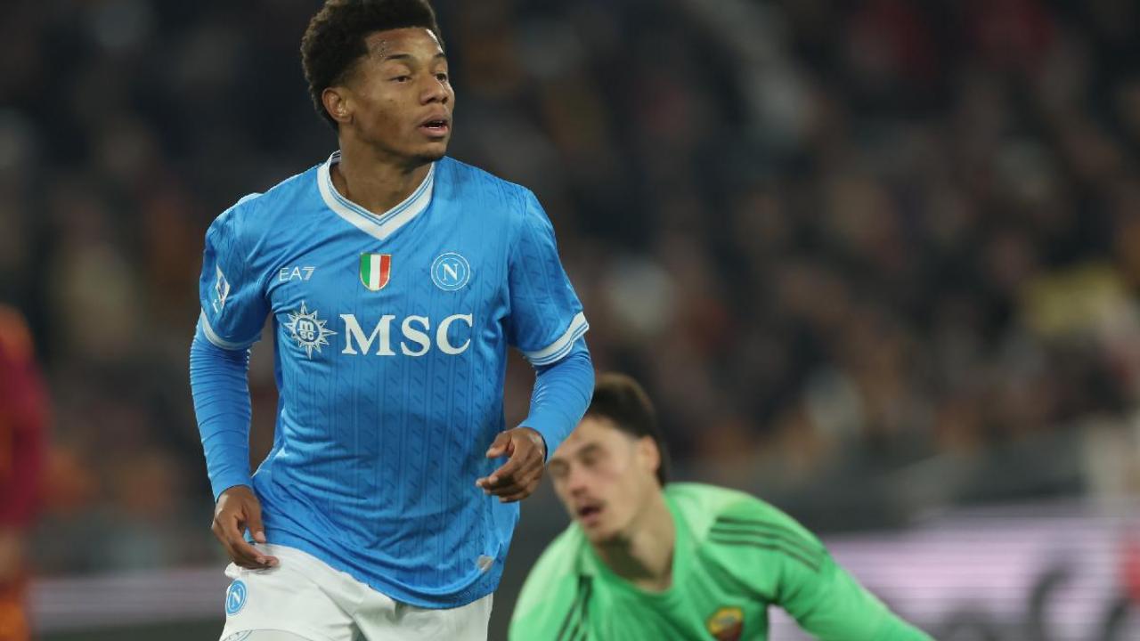 David Neres uscito per infortunio contro la Roma? Cosa trapela sulle sue condizioni in vista di Cagliari e Juve