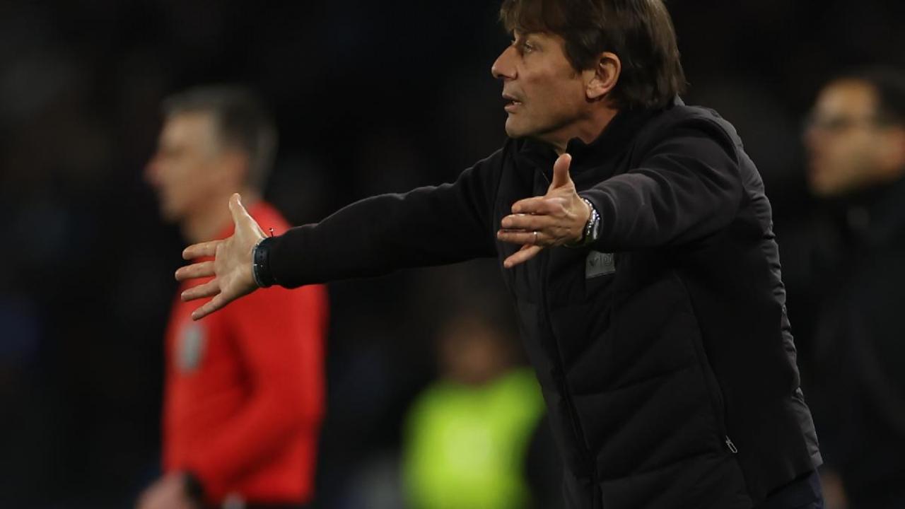 Tre handicap pesanti per il Napoli: Conte si dovr&agrave; arrangiare, per questo ha accettato le ultime sconfitte