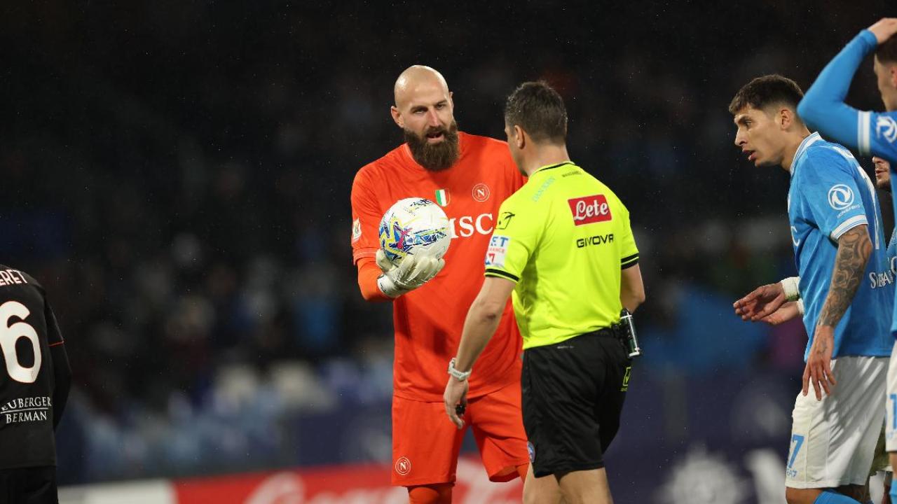"Manganiello disastroso". Moviola CorSport boccia l'arbitro di Napoli-Como: Ramon era due volte da rosso!
