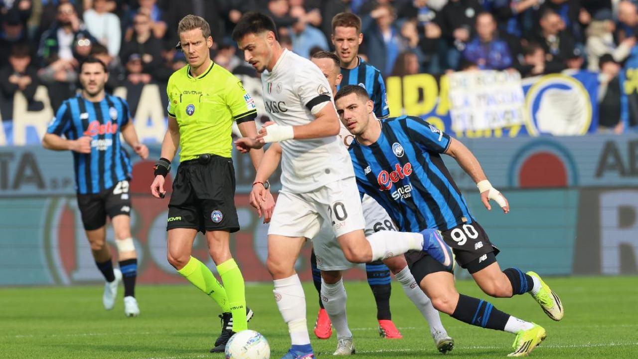 "Ha avuto un'allucinazione fischiando fallo a Hojlund. Pu&ograve; diventare la peggior decisione dell'anno". Sarcasmo CorSport su Chiffi e Aureliano