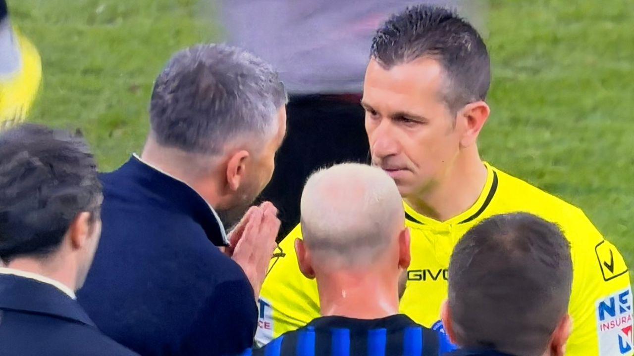 Polemica per questa scena con Doveri dopo Milan-Inter: cosa dir&agrave; Rocchi? | FOTO
