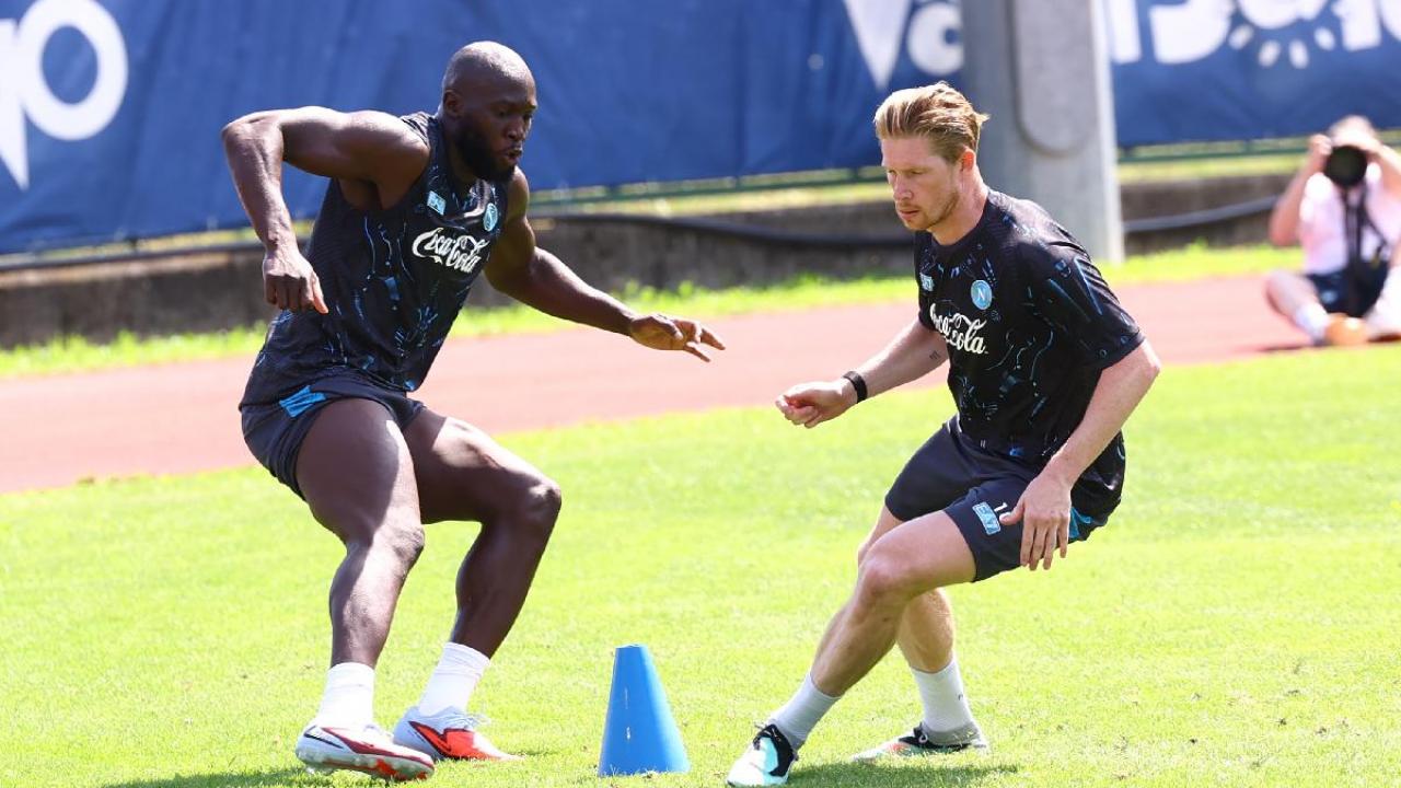 De Bruyne su Lukaku: "Anno difficile per Romelu, a Napoli c'&egrave; sempre trambusto quando succede qualcosa"