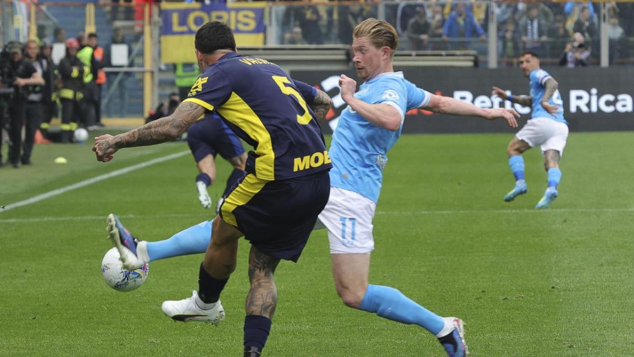 Vedere De Bruyne nella zona del terzino destro è deprimente tanto quanto i 64 palloni toccati nell'area del Parma