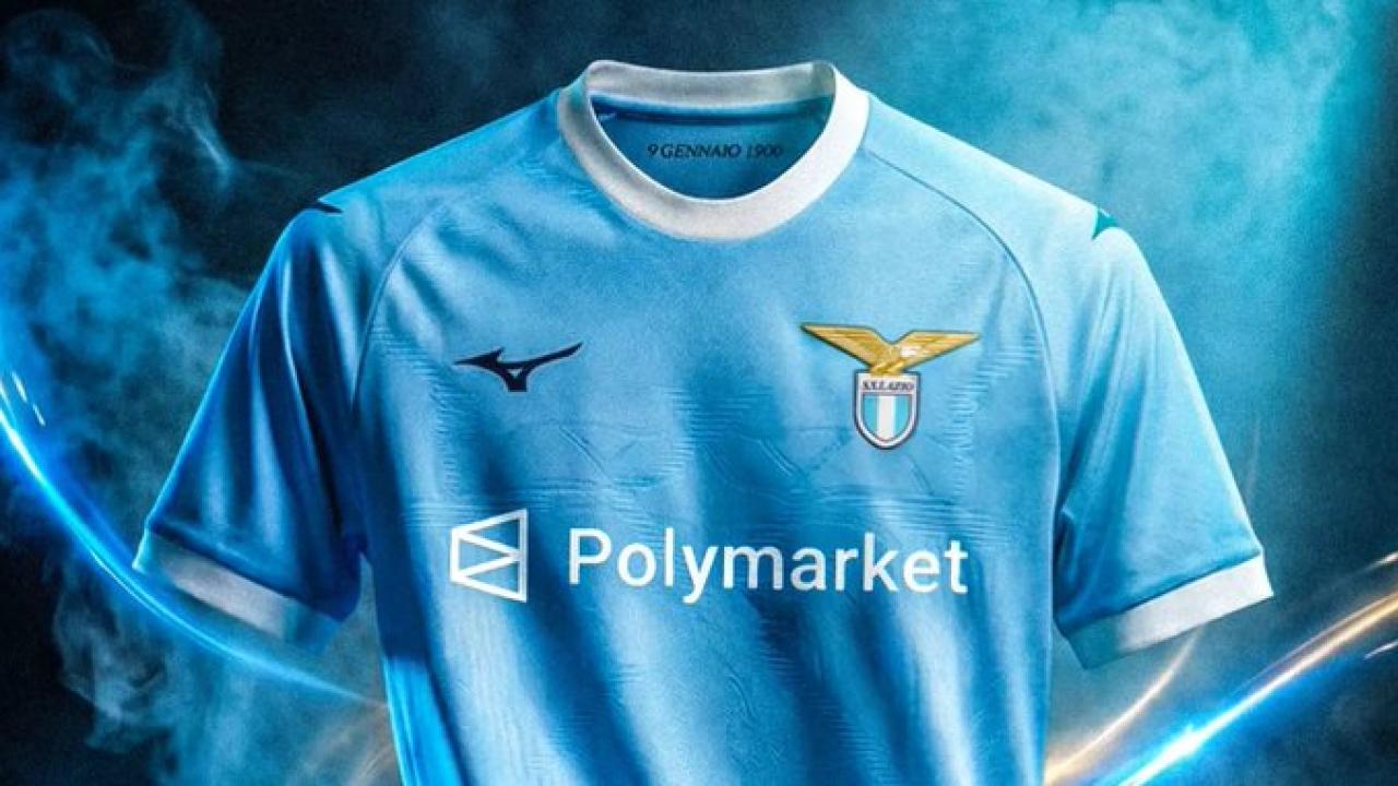 Sulle maglie della Lazio contro il Napoli debutta il nuovo main sponsor, cifre e durata dell'accordo