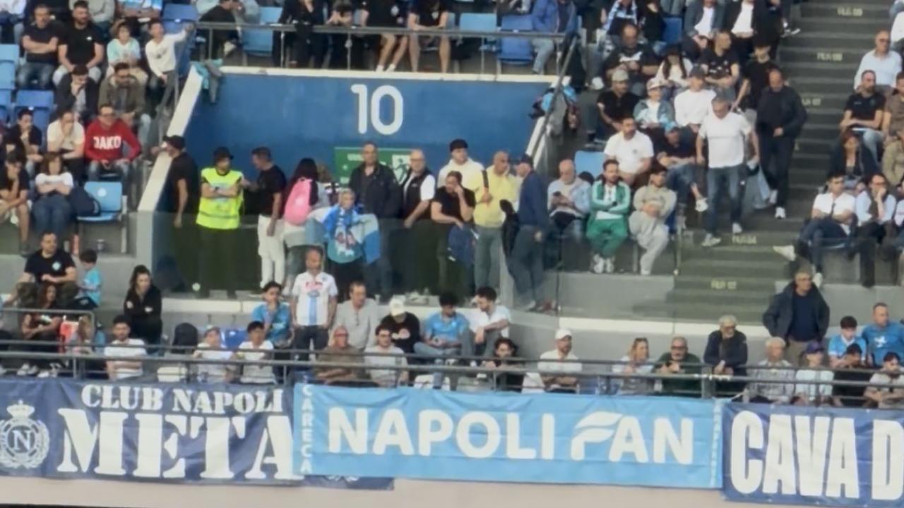 Napoli-Lazio, tifosi delusi al Maradona: in tantissimi abbandonano gli spalti in anticipo