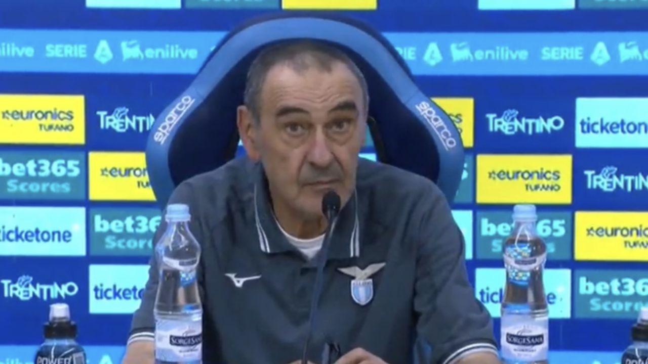 "Devono dimettersi subito". L'orario di Roma-Lazio fa infuriare Maurizio Sarri