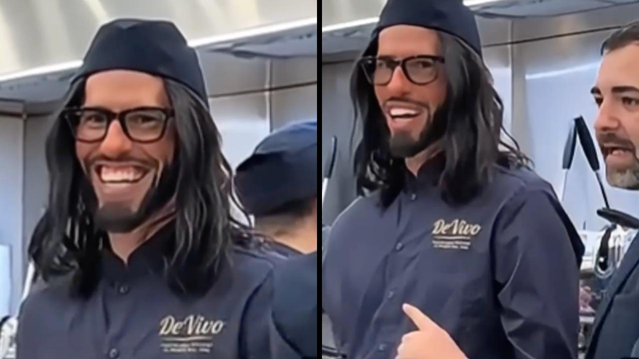 Pomeriggio divertente per Hamsik: si &egrave; mimetizzato cos&igrave; fra i tifosi del Napoli! | VIDEO