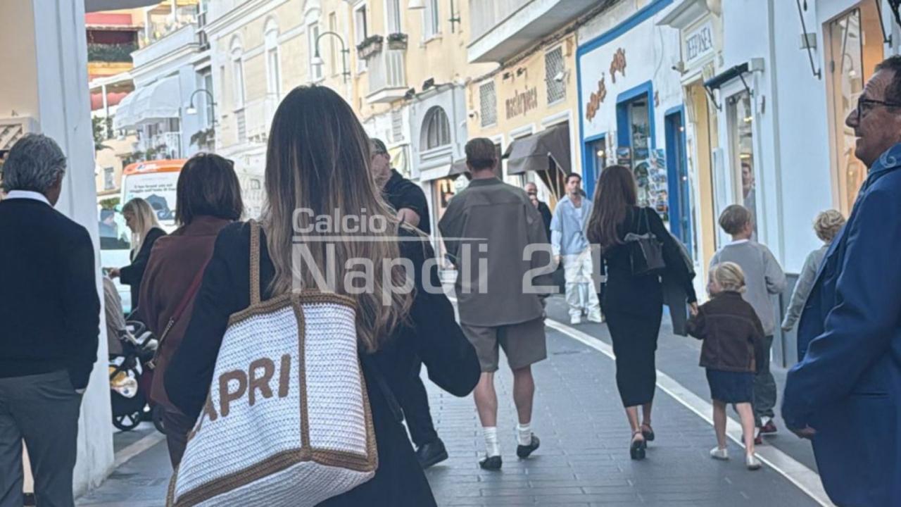 De Bruyne, blitz a Capri con moglie e figlio dopo la super prestazione con la Cremonese | FOTO CN24
