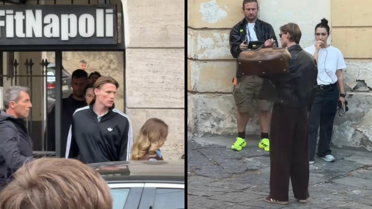 McTominay modello per un giorno a Napoli: shooting in citt&agrave; | VIDEO