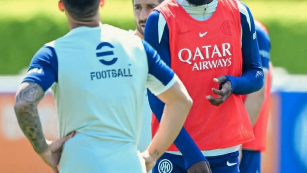 "Sorridi, &egrave; bellissimo". Thuram prende in giro McTominay sui social: ricordate cosa accadde lo scorso anno al Maradona? | FOTO
