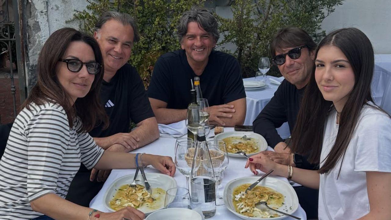 Conte si gode la cucina partenopea insieme alla sua famiglia: ecco dov'&egrave; stato oggi | FOTO