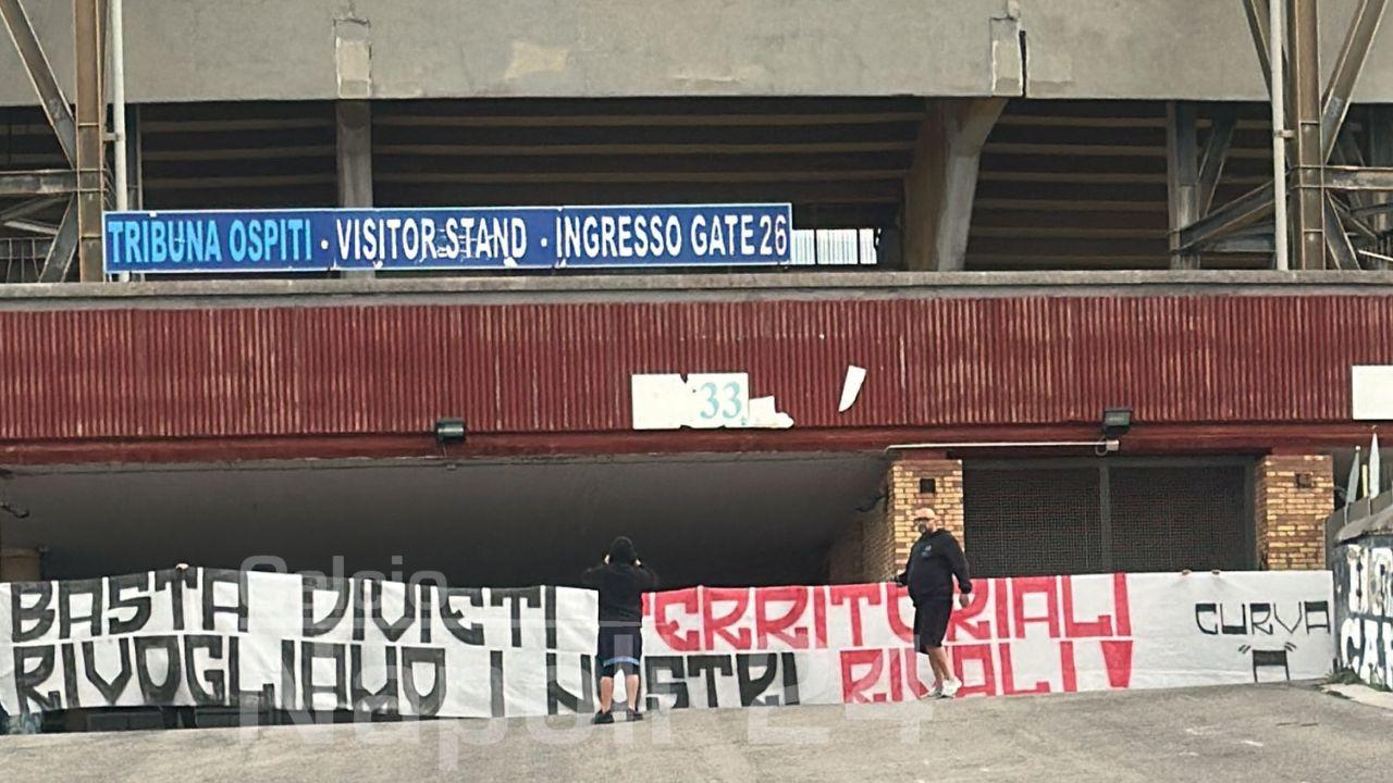 Divieto Napoli-Bologna, la Curva A non ci sta: striscione al Maradona | FOTO