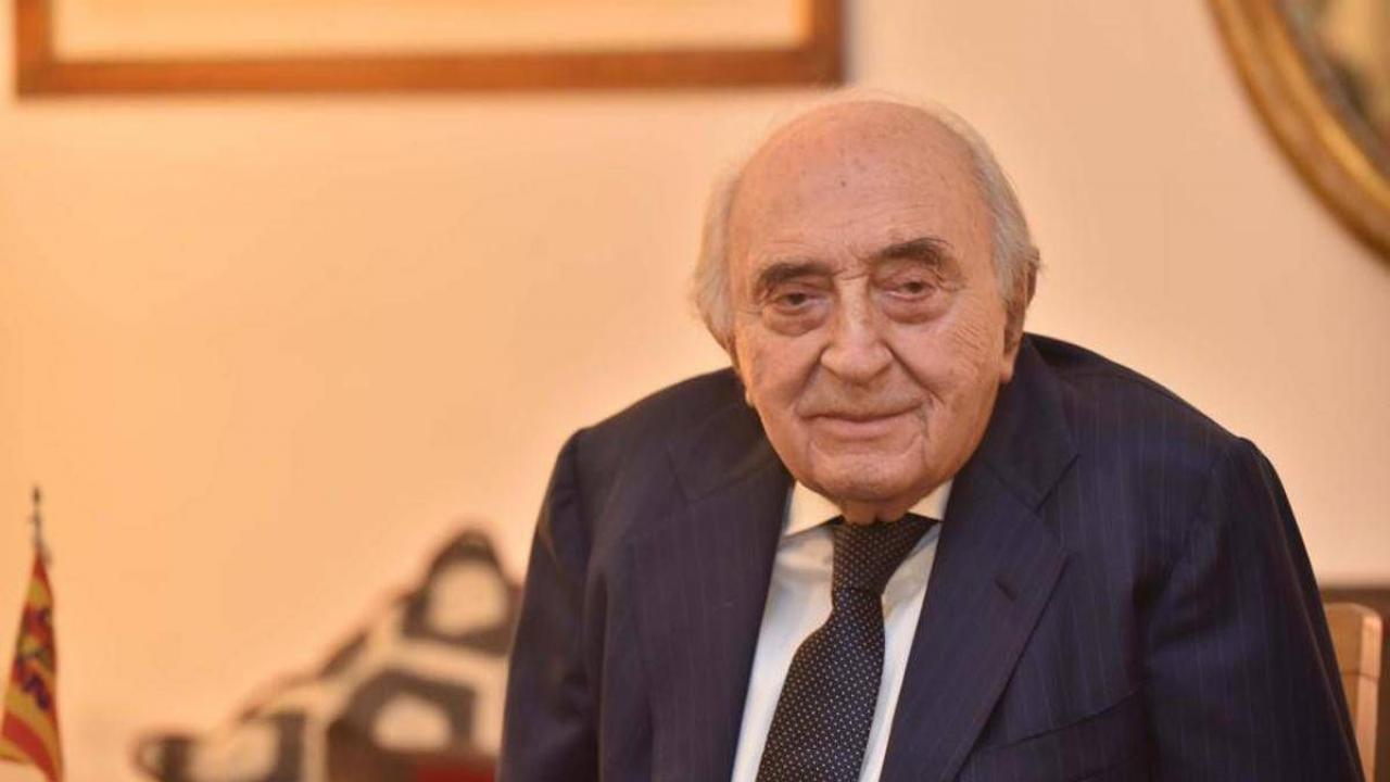 Ferlaino festeggia 95 anni: "Napoli &egrave; una citt&agrave; meravigliosa! Maradona indimenticabile, sono stato pi&ugrave; fedele al calcio che alle donne"