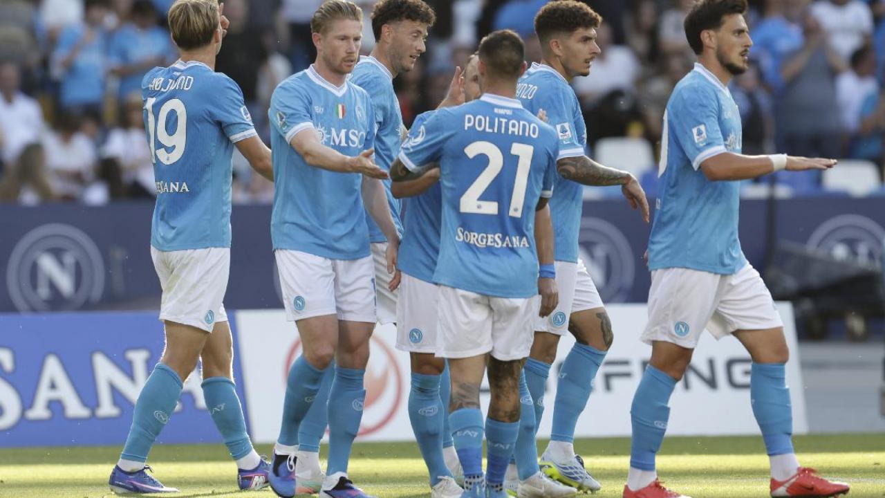 Il Napoli ha ben 47 giocatori sotto contratto e almeno la met&agrave; di questi dovranno andare via