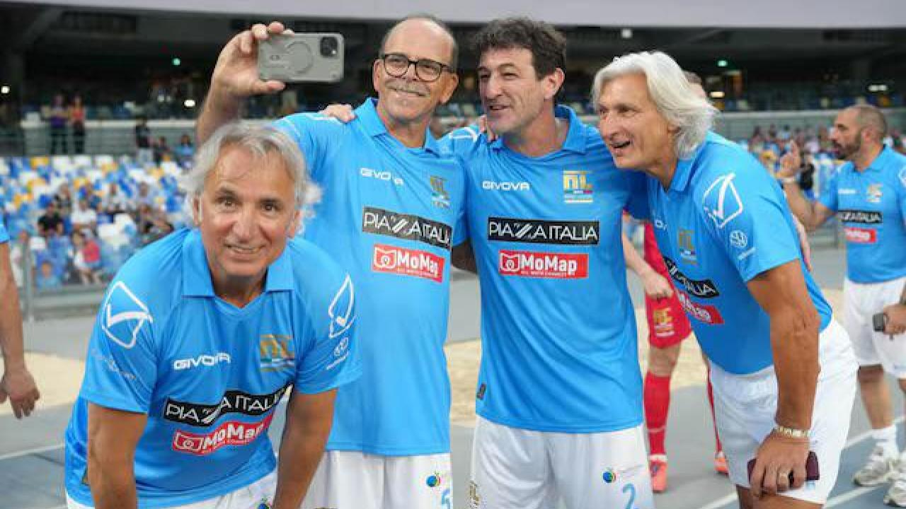 Repubblica - Tanti progetti da sostenere per le Napoli Legends, disponibilit&agrave; a collaborare per il centenario