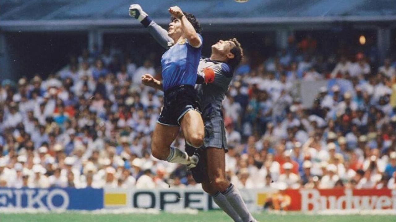 Shilton: "Non ho mai perdonato Maradona per la Mano di Dio. Ci offrirono migliaia di euro per rivederci: rifiutammo entrambi"