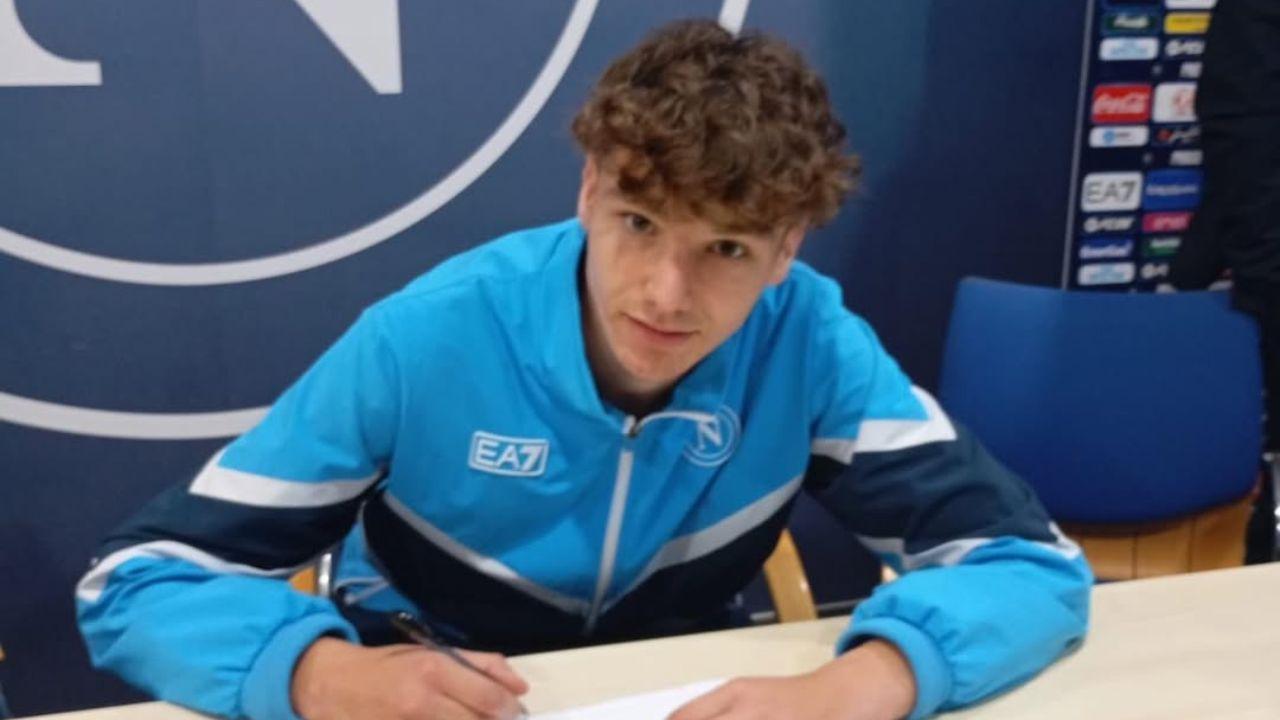 SSC Napoli, primo contratto da professionista per il giovane Gabriele Marotta