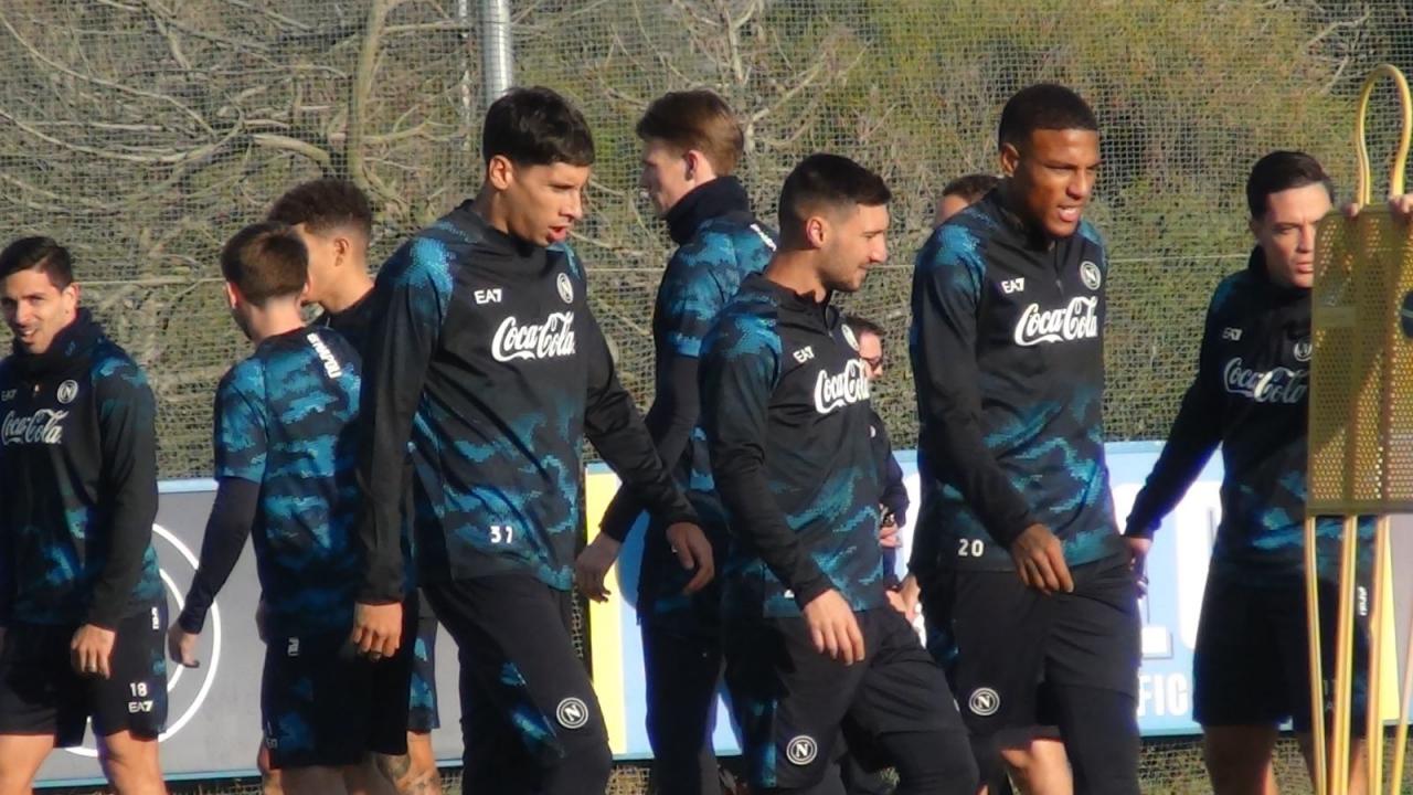 Ci sono almeno sette giocatori del Napoli che verranno ceduti per alleggerire la rosa