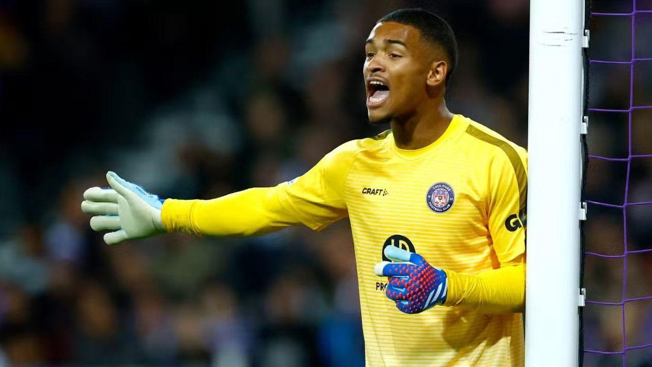 Napoli su Restes! L'Equipe: il Tolosa fa il prezzo del portiere che pu&ograve; sostituire Milinkovic-Savic