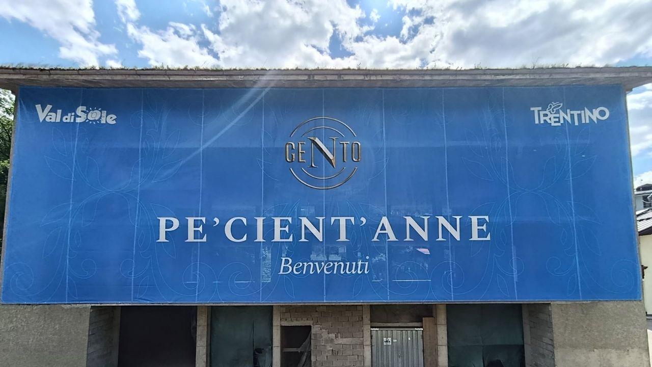 Ritiro Napoli a Dimaro, sorpresa per i tifosi azzurri: saranno accolti con una novit&agrave;... gigante | FOTO