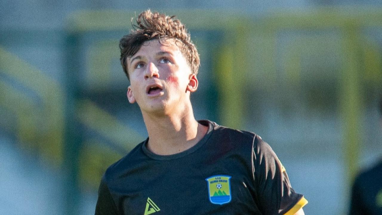 Mercato Napoli, sfuma l'ipotesi Di Lauro: il talento dell'Ischia ha scelto l'Avellino