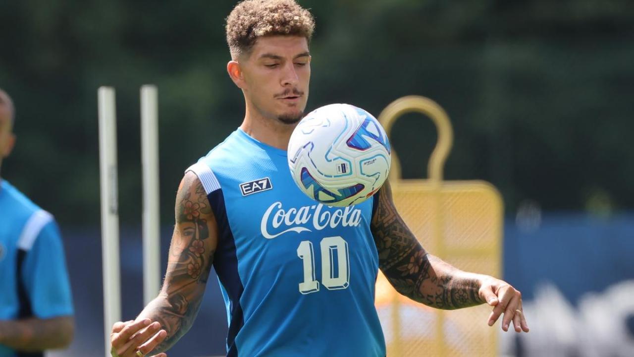 Di Lorenzo e il gesto da capitano vero con Lindstrom | VIDEO CN24
