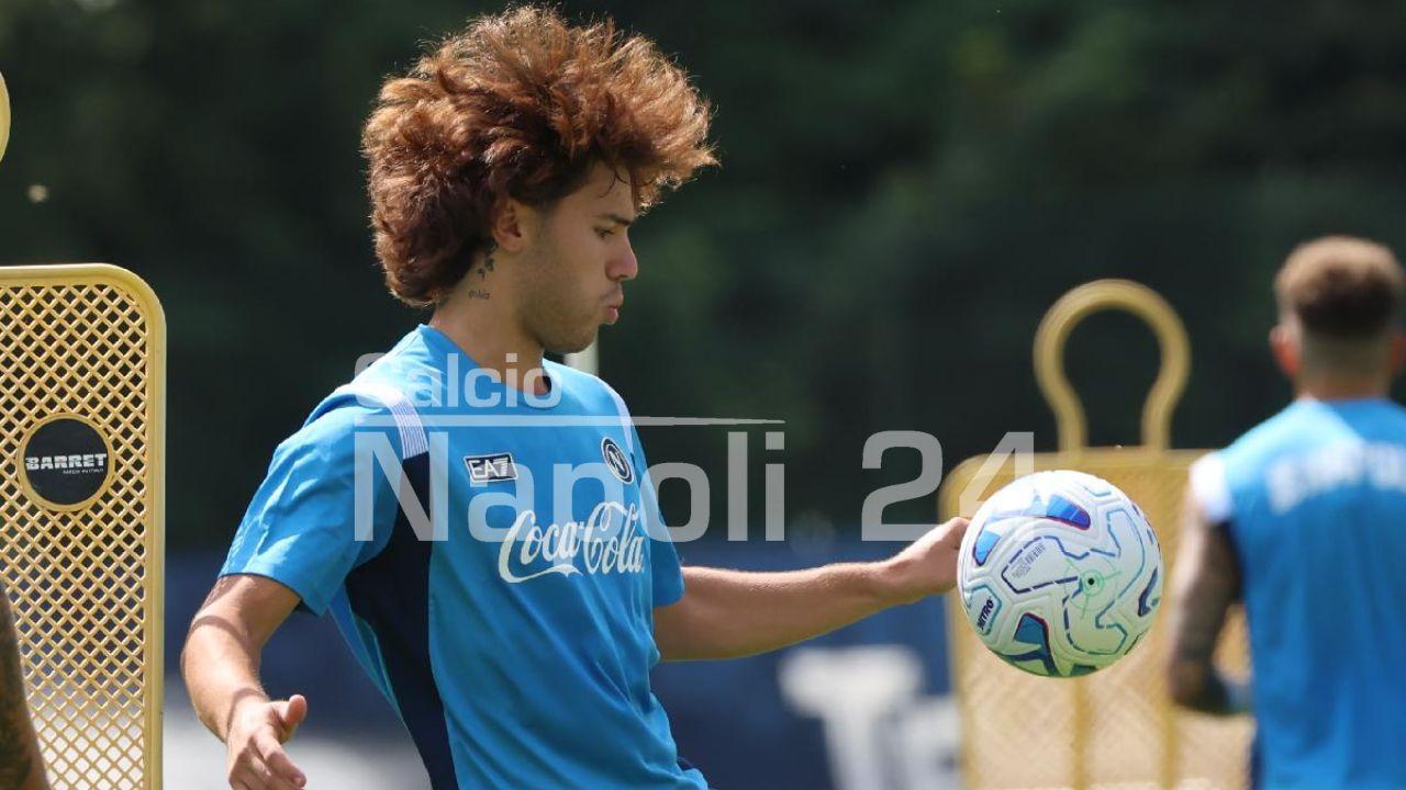 La chioma di Vergara, i colloqui face to face di Allegri e le giocate di Spinazzola: tutte le immagini dell'allenamento mattutino | FOTOGALLERY CN24