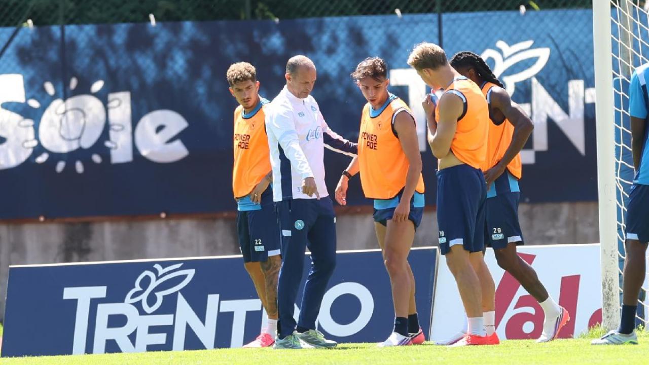 Focus sui piazzati, Max &egrave; tornato! T&ecirc;te-&agrave;-t&ecirc;te Landucci-Lucca, la difesa a quattro &egrave; schierata: le immagini dell'allenamento mattutino | FOTOGALLERY CN24