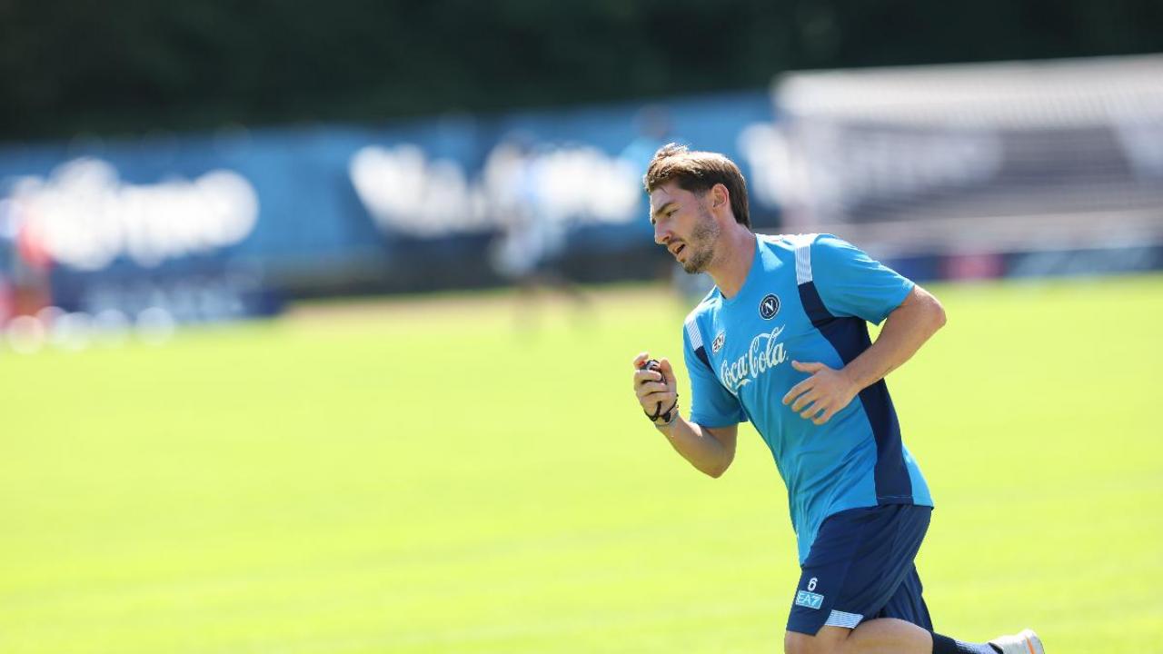 Dimaro, report allenamento mattutino SSC Napoli: lavoro di riatletizzazione sul campo per Gilmour