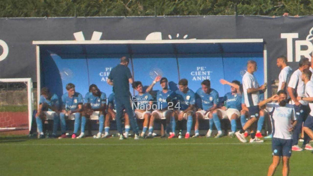 Napoli-Arezzo, lungo colloquio tra Allegri e i titolari all'intervallo | FOTO CN24