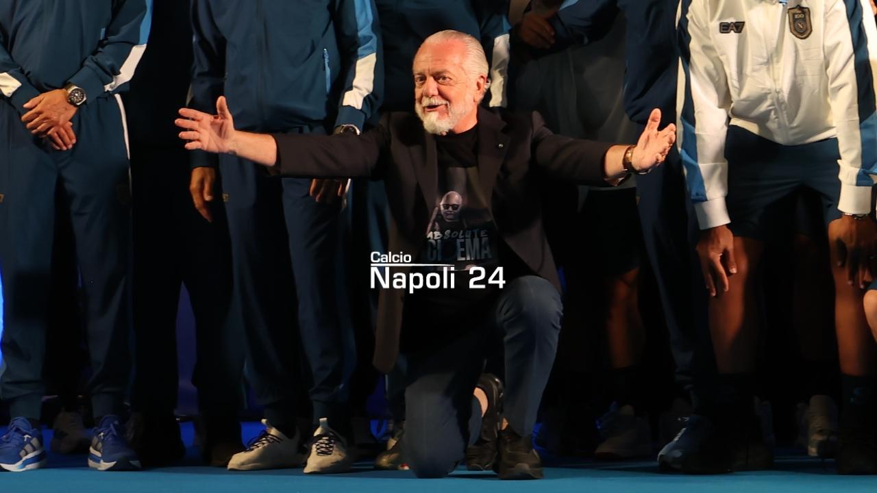De Laurentiis, Allegri e la SSC Napoli abbracciano oltre tremila tifosi a Dimaro: tutte le immagini della presentazione della squadra | FOTOGALLERY CN24