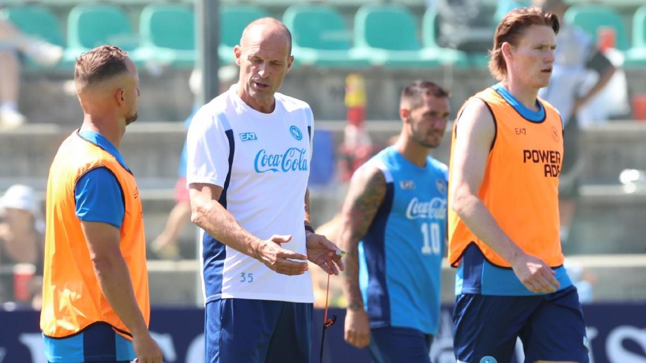 Gazzetta - Napoli bloccato dal diktat presidenziale. Le altre si rinforzano mentre Allegri fa ci&ograve; che pu&ograve; con chi c'&egrave;