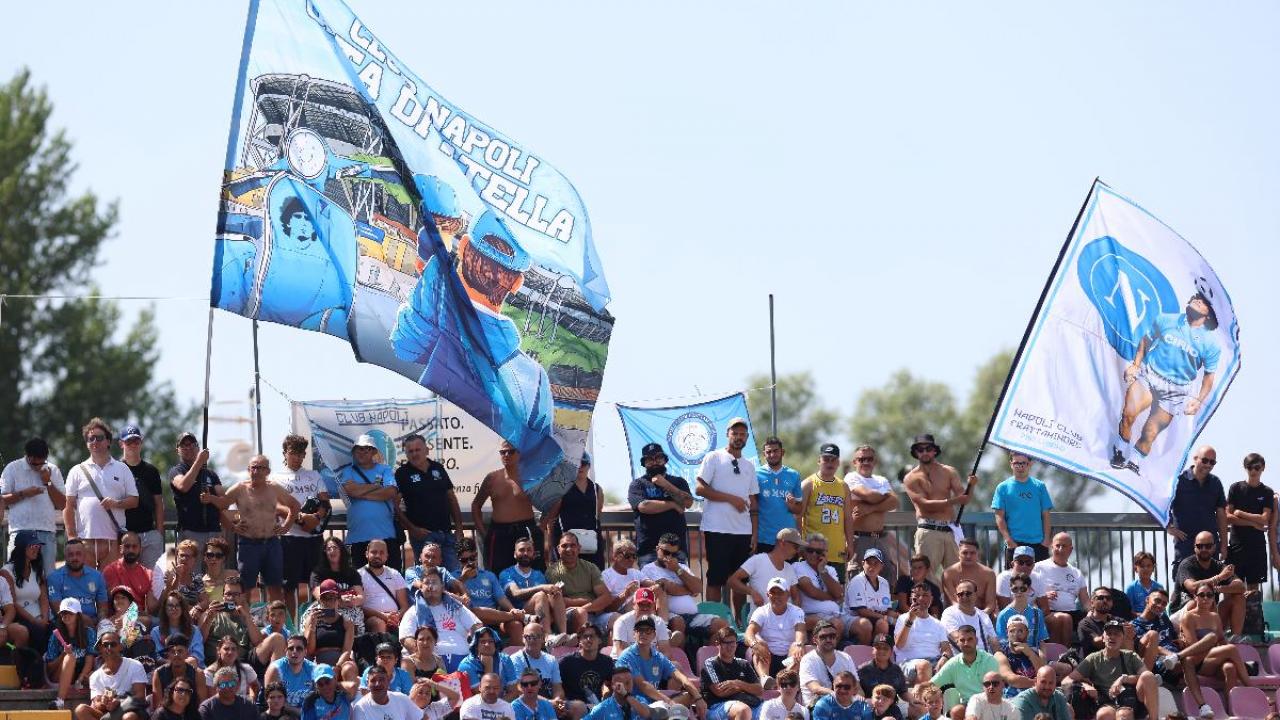 I tifosi affollano il Patini, Allegri li 'ricompensa' con un allenamento sui tiri in porta! Le emozioni dell'allenamento | FOTOGALLERY CN24