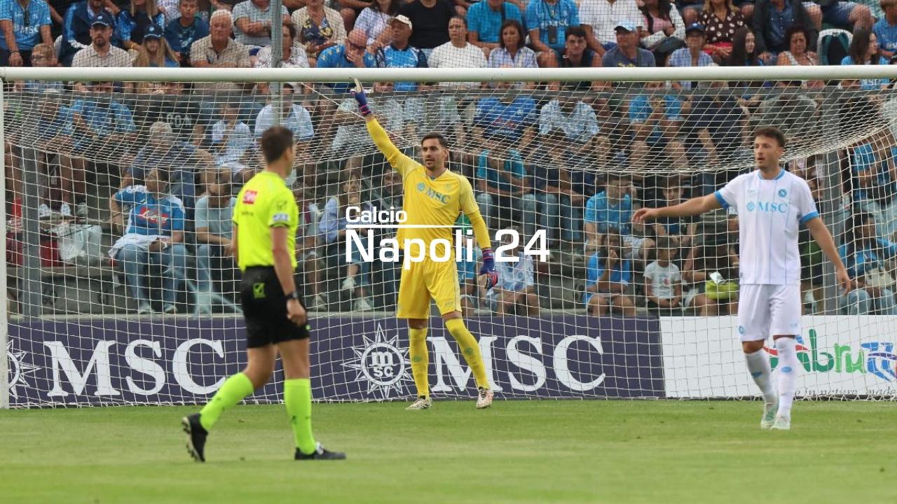 Nuova maglia Napoli portiere, l'esordio in Napoli-Osasuna: spunta un nuovo colore | FOTO CN24