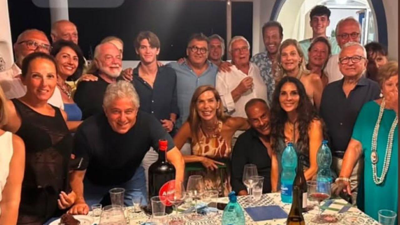 De Laurentiis in vacanza a Lipari, cena col Prof. Antonio Giordano | FOTO